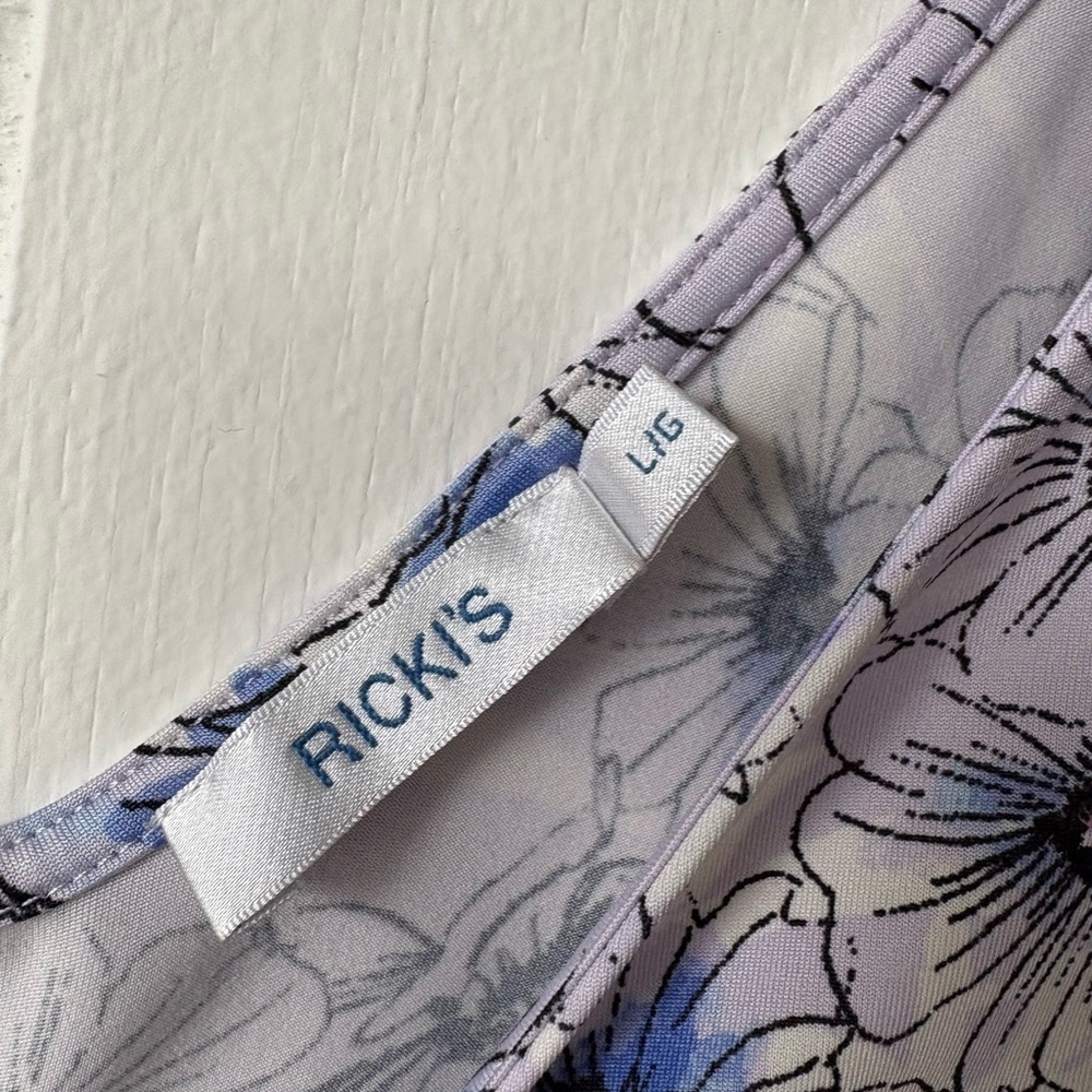 Ricki's Floral V-Neck Top | Size Large - Picture 7 of 10